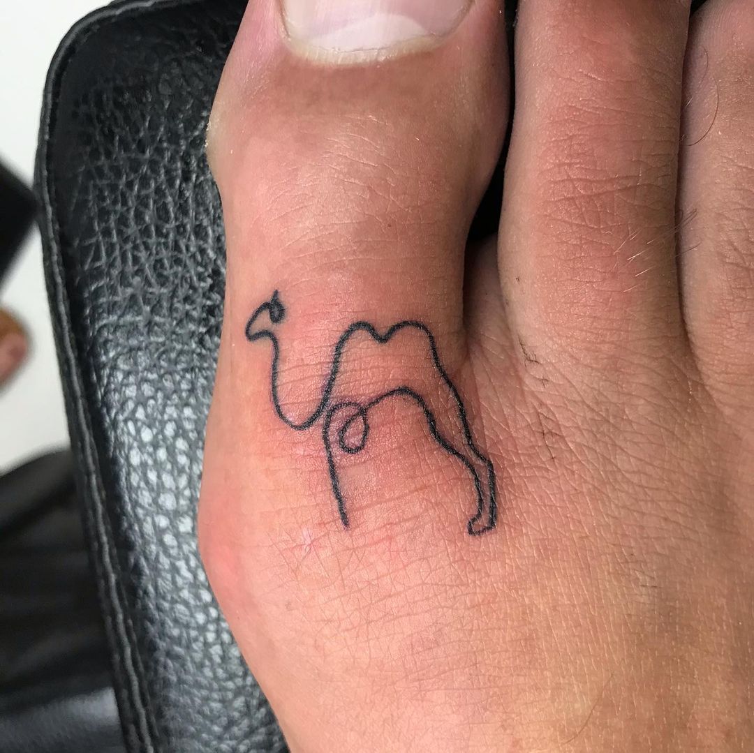 camel toe tattoo