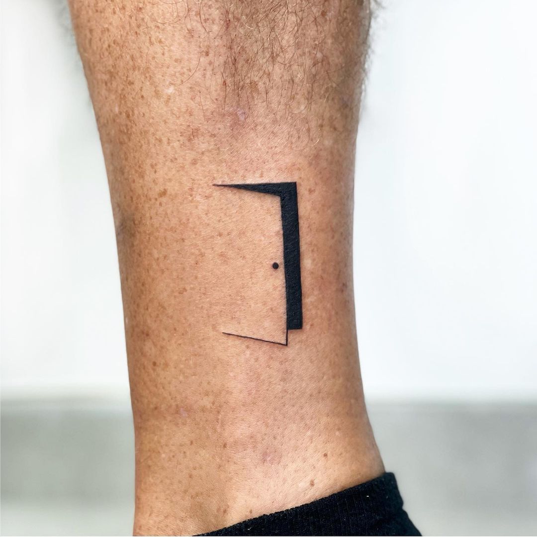 Door leg tattoo